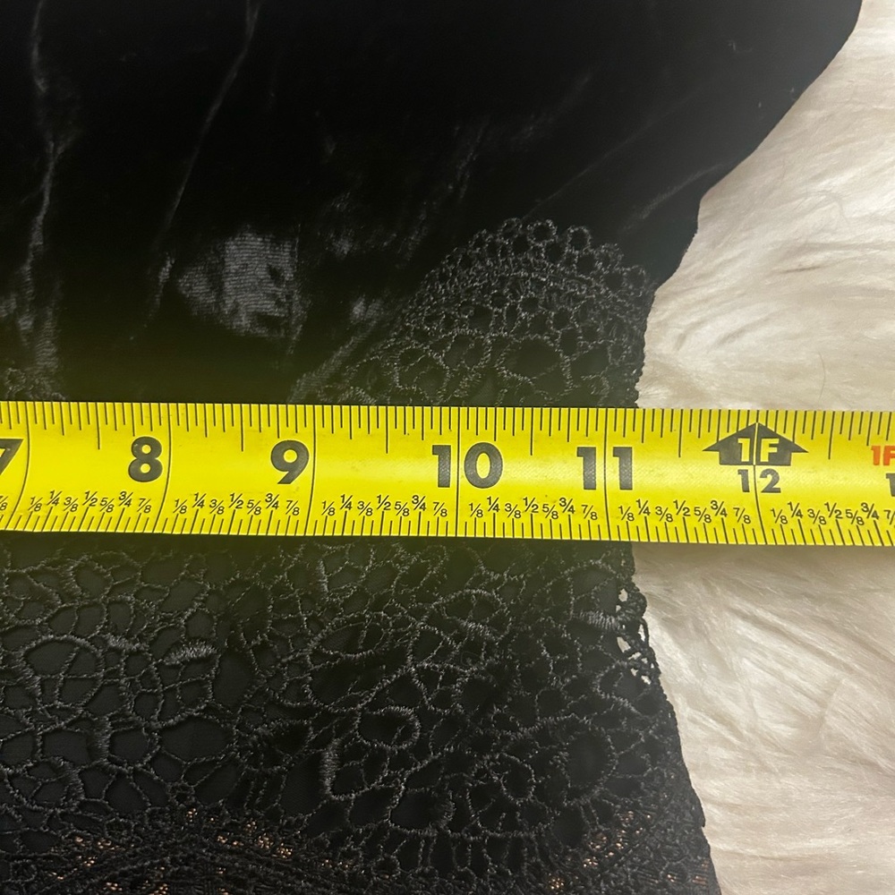 BEBE Vintage 90’s Y2K Velvet Lace Brocade Peplum Going Out Top - Picture 14 of 15